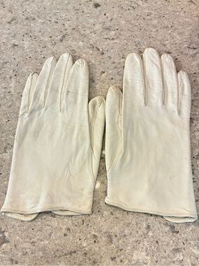 2 Pair Vintage Ivory Leather Gloves